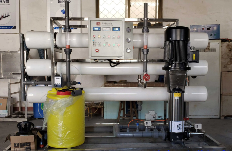 1-10噸小型<a href=http://www.ztlnw.cn/fstcjssb/ target=_blank class=infotextkey>反滲透凈水設備</a>